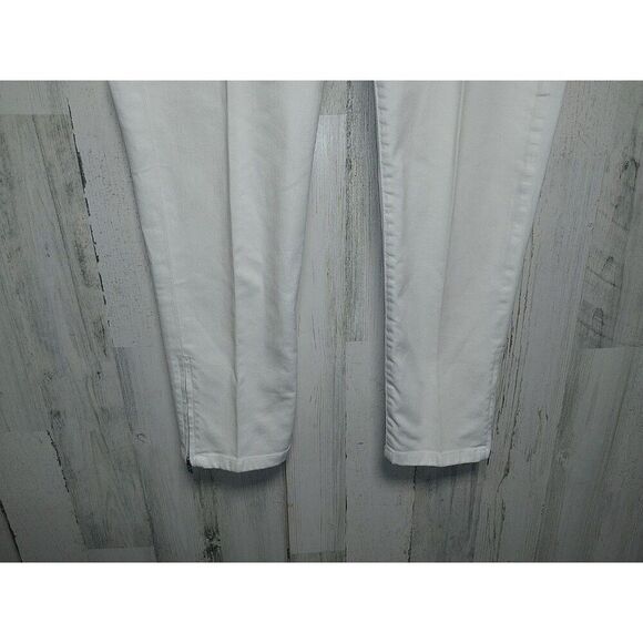 Chicos Platinum Denim Jeans White The Ultimate Fit Zip Ankle Size 1.5 - Picture 2 of 8
